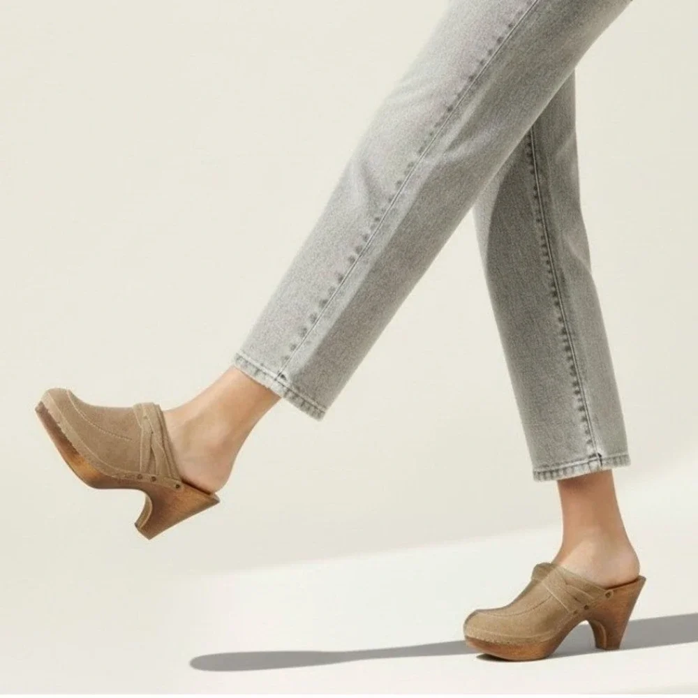 KORS Michael Kors Brown‎ Suede Mules/ Clogs Studs Wooden Heels Women's Size 7 M